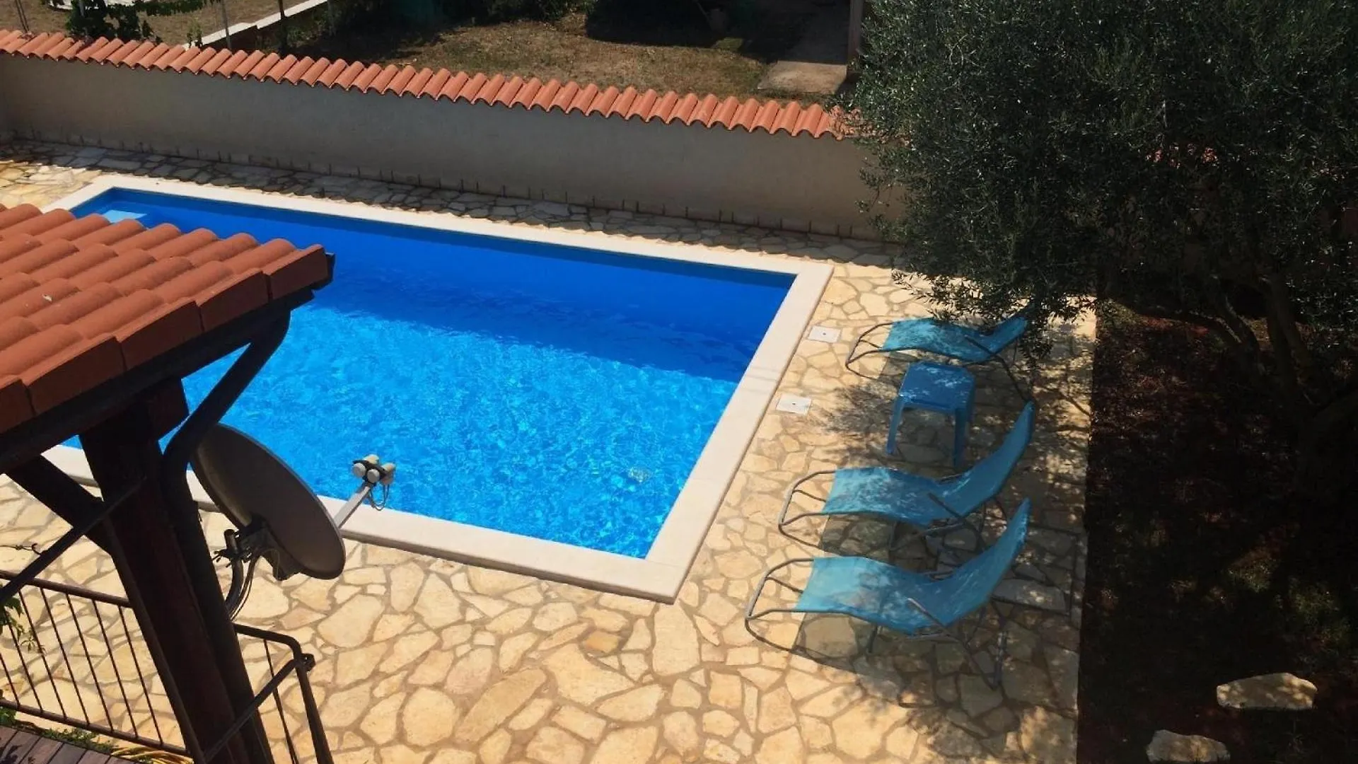 Appartement Mit Zwei Terrassen Mit Meerblick Karpinjan
