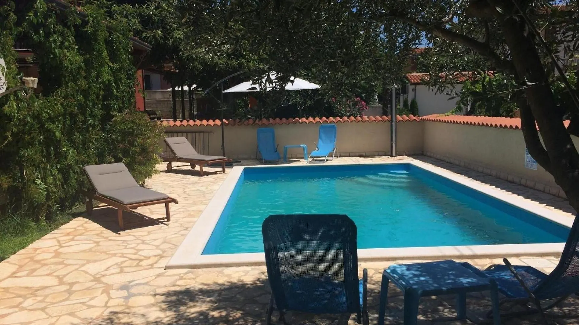 Appartement Mit Zwei Terrassen Mit Meerblick Karpinjan